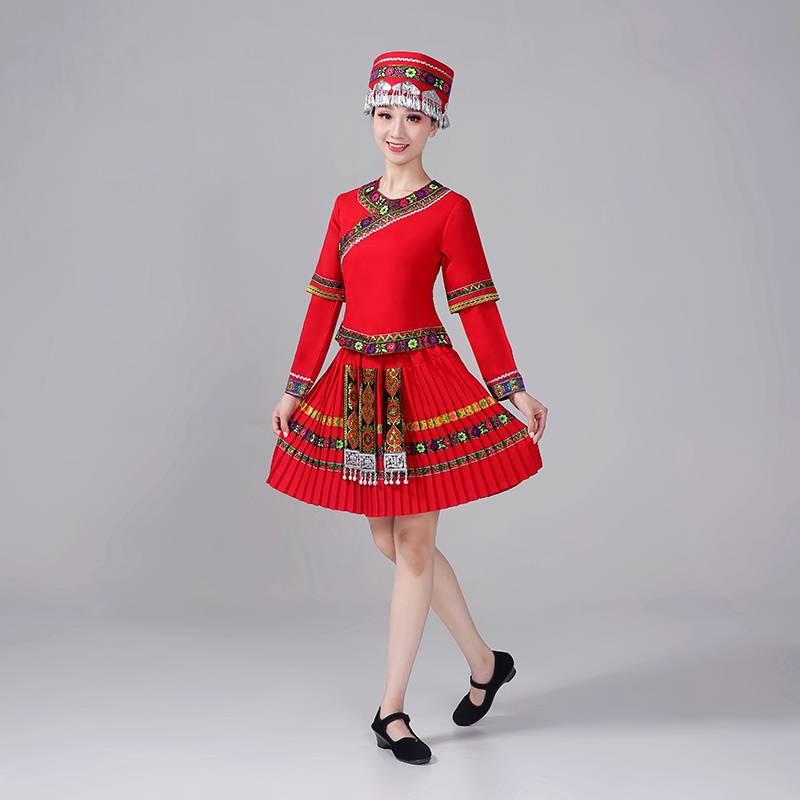 The new Miao performance service minority clothing female Guangxi March 3 Yao family and Yi family Yi dance clothing
