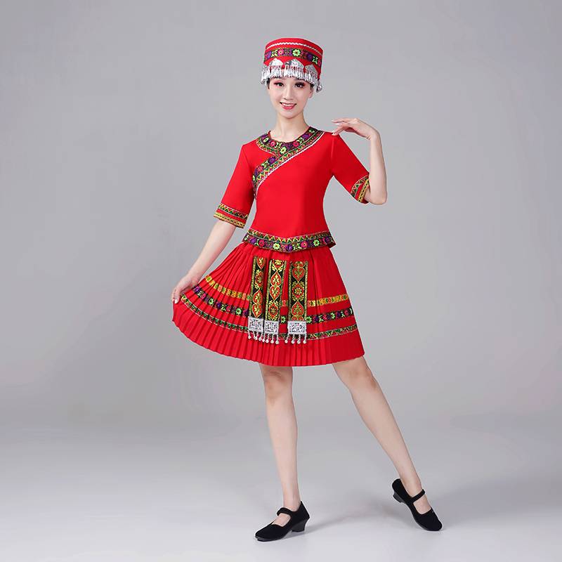 The new Miao performance service minority clothing female Guangxi March 3 Yao family and Yi family Yi dance clothing