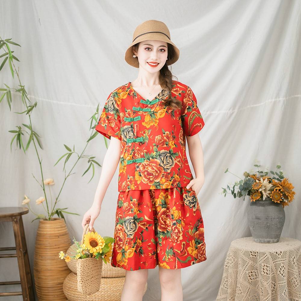 National style female V -neck short -sleeved T -shirt shorts Two -piece set of trendy summer sets of Northeast Dahua Plaza dance stage