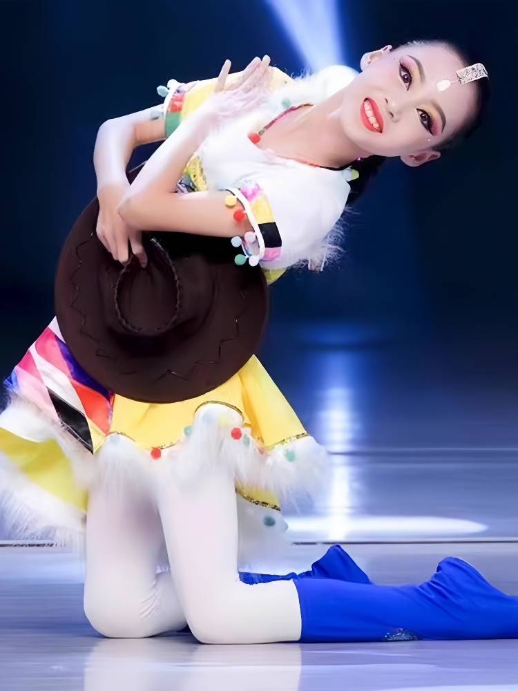 H herdsmen's new song children's performance dance dance, national dance, herdsman's heart song, hat prop, young children Tibetan dance