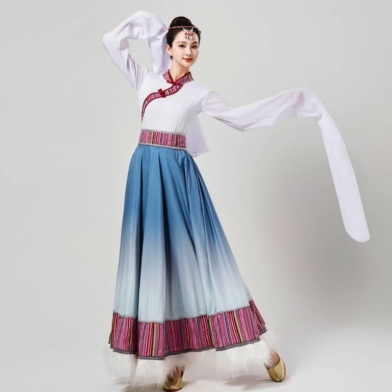 Tibetan dance dress women's examination students practiced Tibetan national dance and plaza dance
