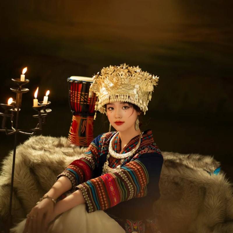 Miao clothing female Miao head jewelry collar R Tujia Miaojiang Girls Stage Performance Service Services Set