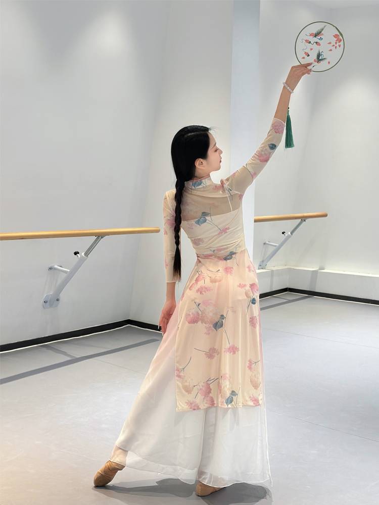 New classical dance dedicated cheongsam body rhyme training service Chinese dance nation performances, nets, adult top girls