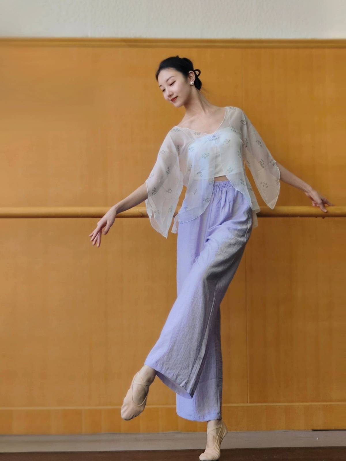 Classical dance printing flower body rhyme yae training service female Chinese dance national dance modern dance clothing top training uniform