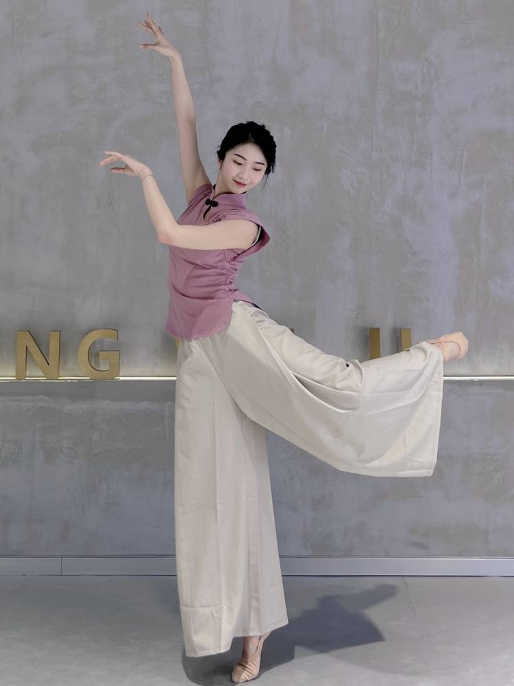 Classical dance plate buckle the top cheongsam to collect sleeveless dance uniforms modern dance vests testing clothes