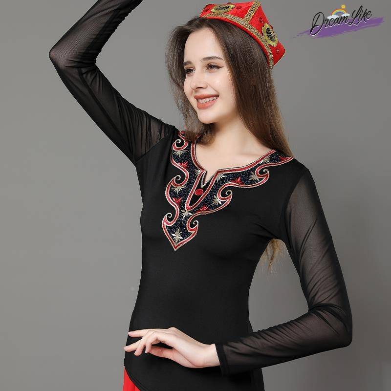 The new Xinjiang dance service girl practicing Uyghur performance clothes shirt, showing ethnic minority clothing