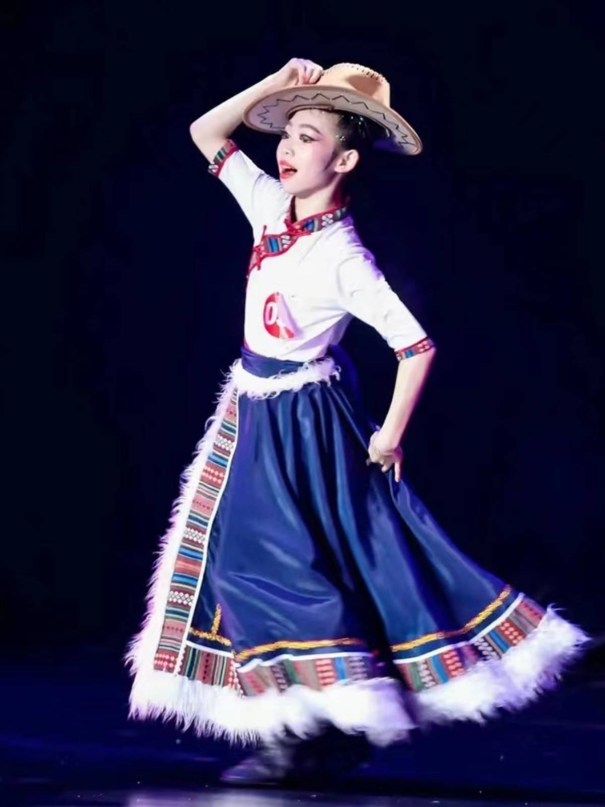 New Tibetan dance performance clothing children's Tibetan clothing show hats, minority dance head jewelry female skirts