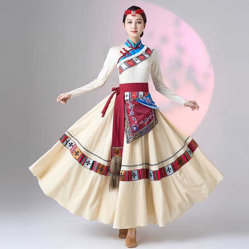 The Tibetan Dance Show Women's Apprenticeship Apprentice, a tuxedo plaza and a half-tied national dance dress