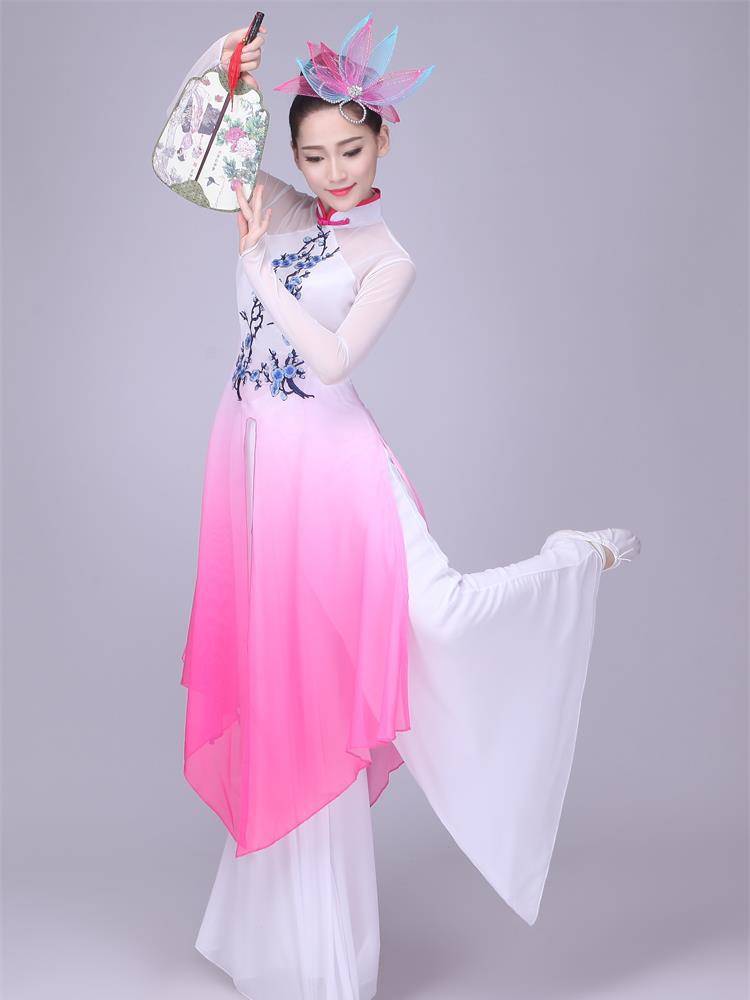 The new national dance clothing chorus chorus plum blossomson singing dance clothing Yangge clothing group fan performance service women's long skirt