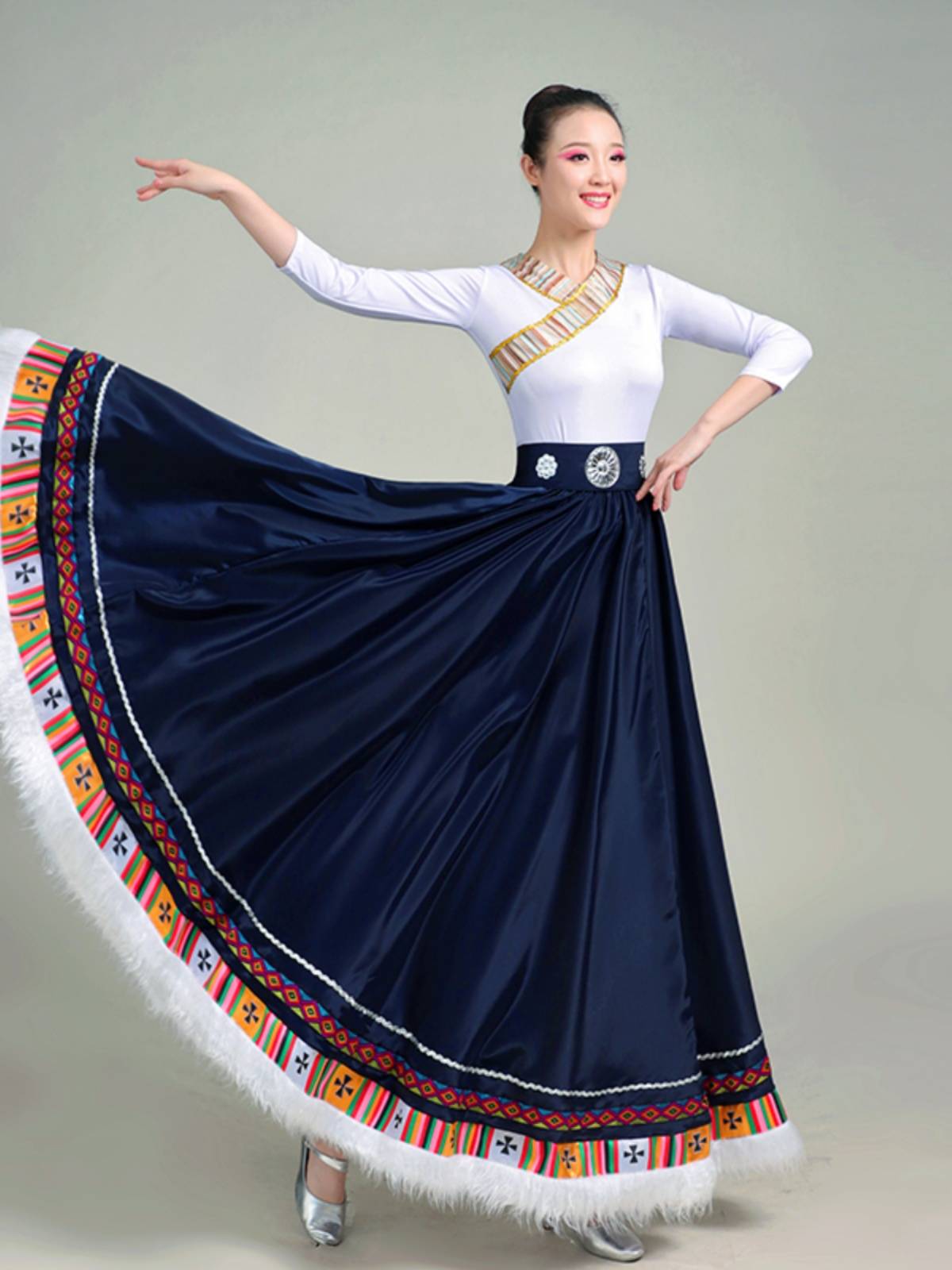New Tibetan dance dress skirt test skirt student dance skirt national style big skirt water sleeve top