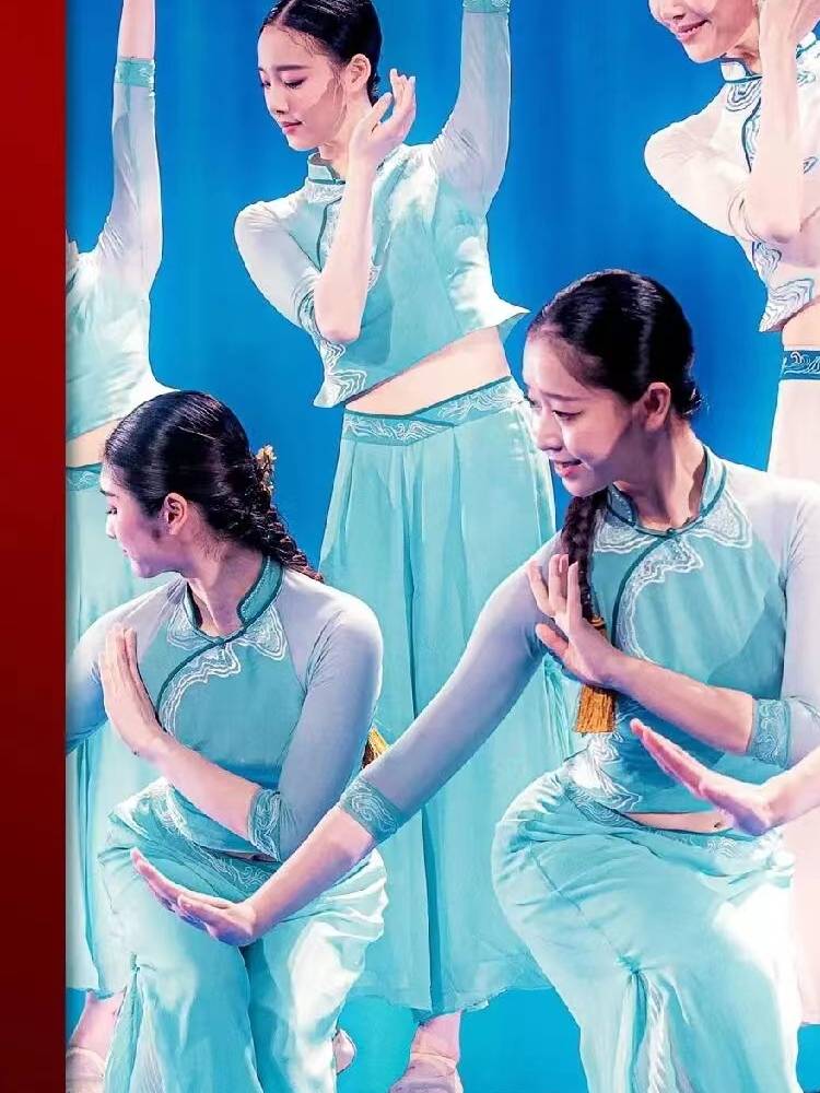 2023 CCTV Spring Festival Gala Zhu Jiejing Step Bridge the same waist seal classical dance performance service national clothing Chinese style
