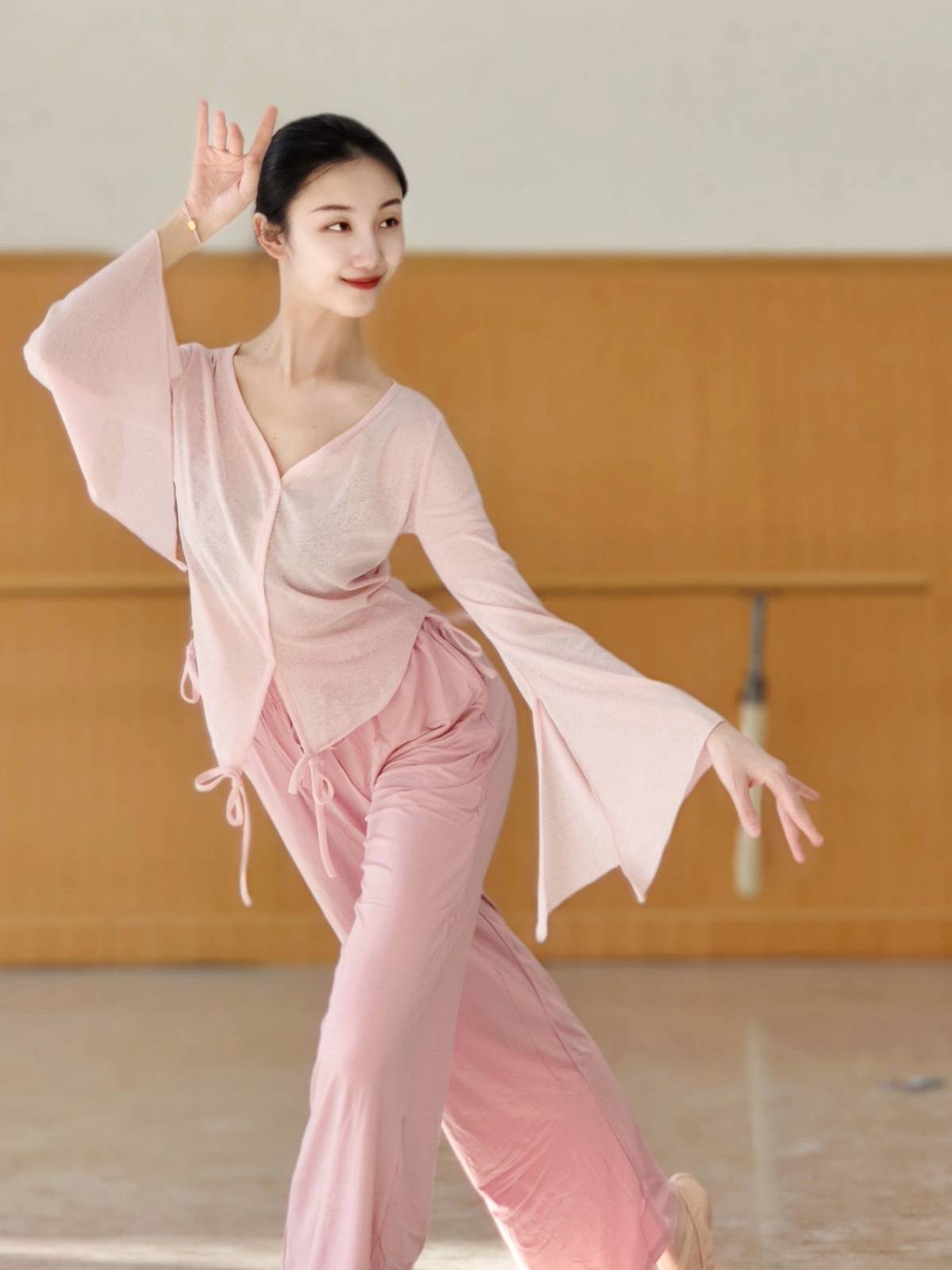 Classical dance gauze Chinese dance clothing body rhyme dance top female new spring and summer dance practice uniform