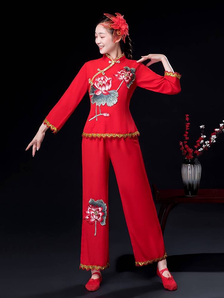 A dance dress for the Northeast Lamps, a dance dress for the Fans of the Nation