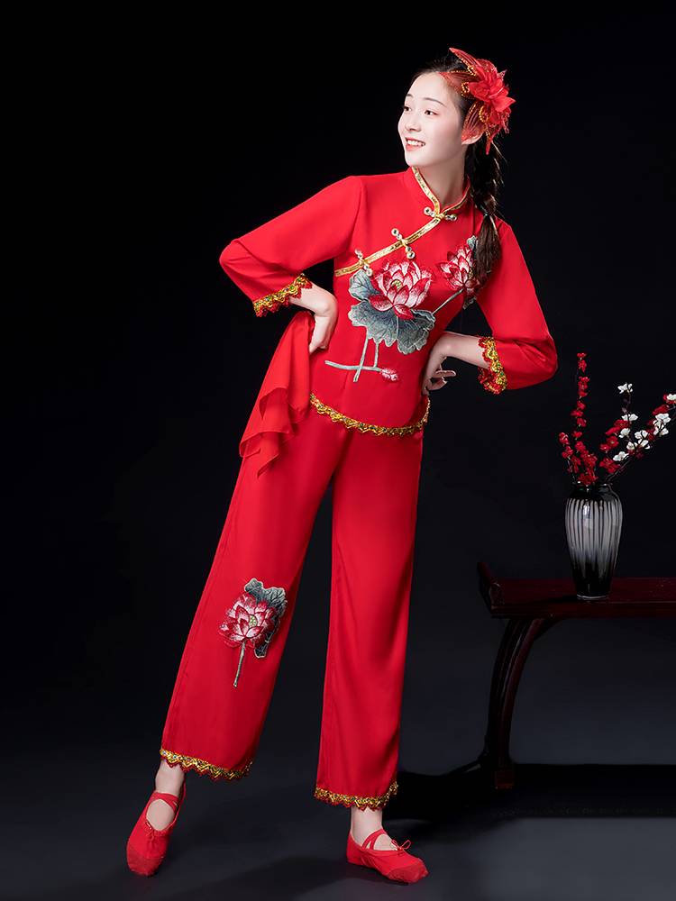 A dance dress for the Northeast Lamps, a dance dress for the Fans of the Nation