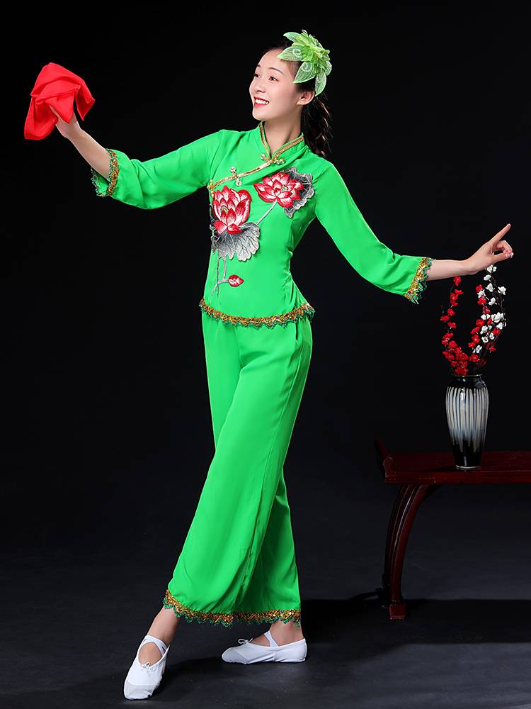 A dance dress for the Northeast Lamps, a dance dress for the Fans of the Nation