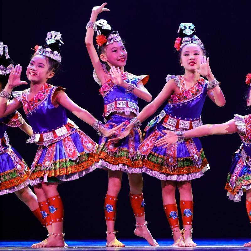The tenth session of the small lotus style stepping on the colorful dance performance service children's Miao and Dai ethnic minority dance performance clothing