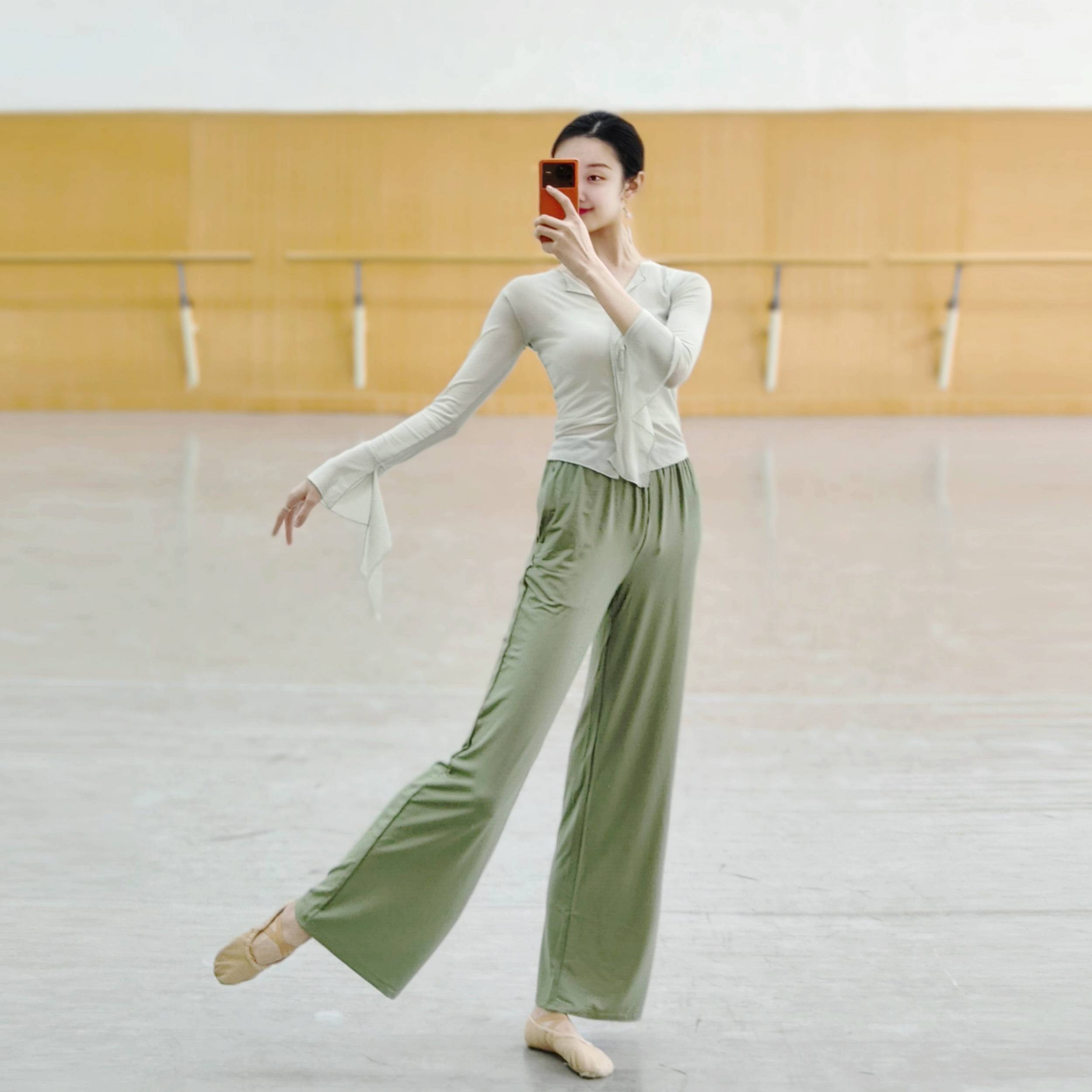 Classical dance gauze performance service women's elegant blouse loose body rhyme Chinese dance service professional dance practice uniform top