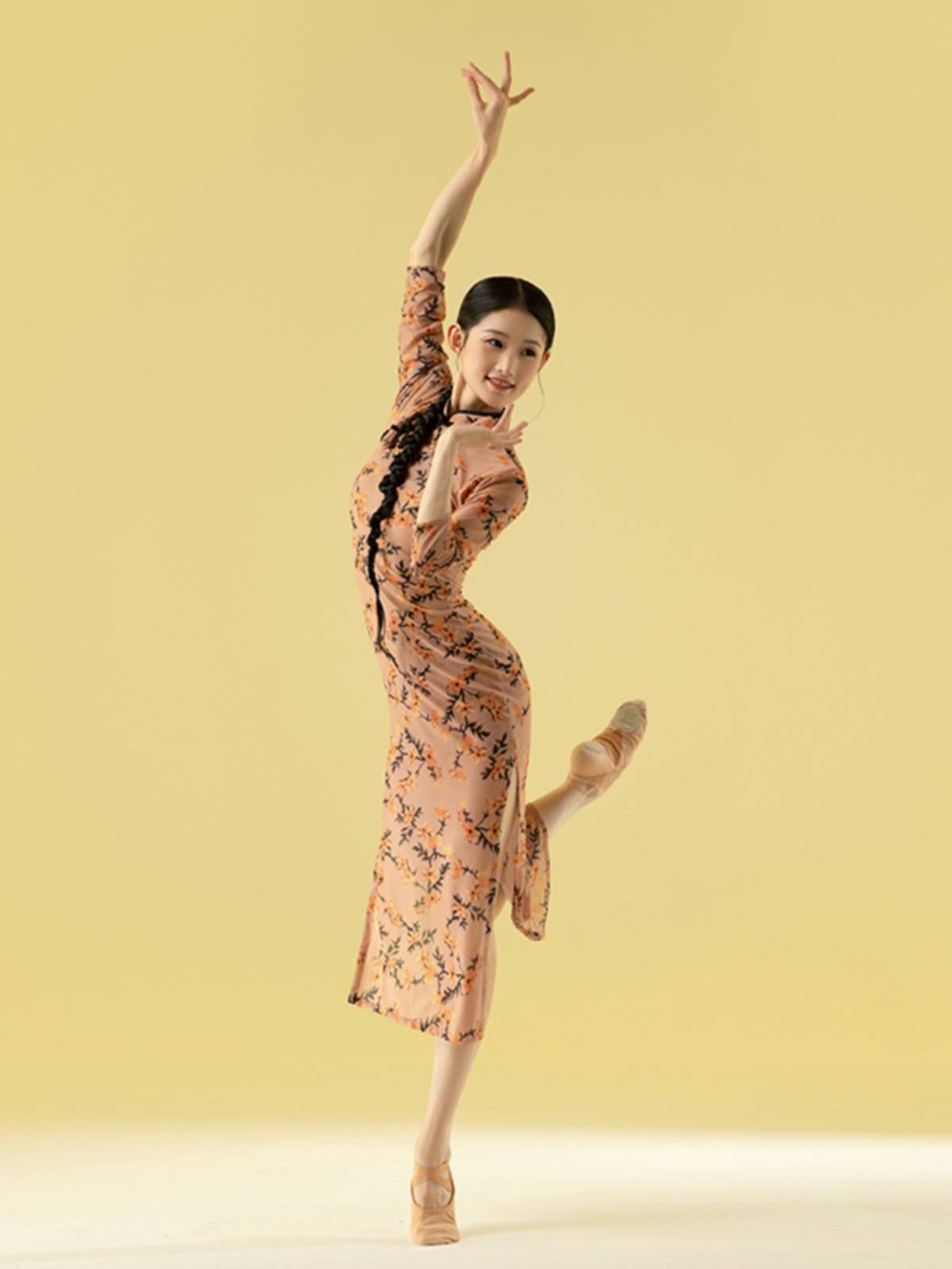 Cheongsam dance service classical dance special elastic high -end professional high -end performance service improved new retro net yarn