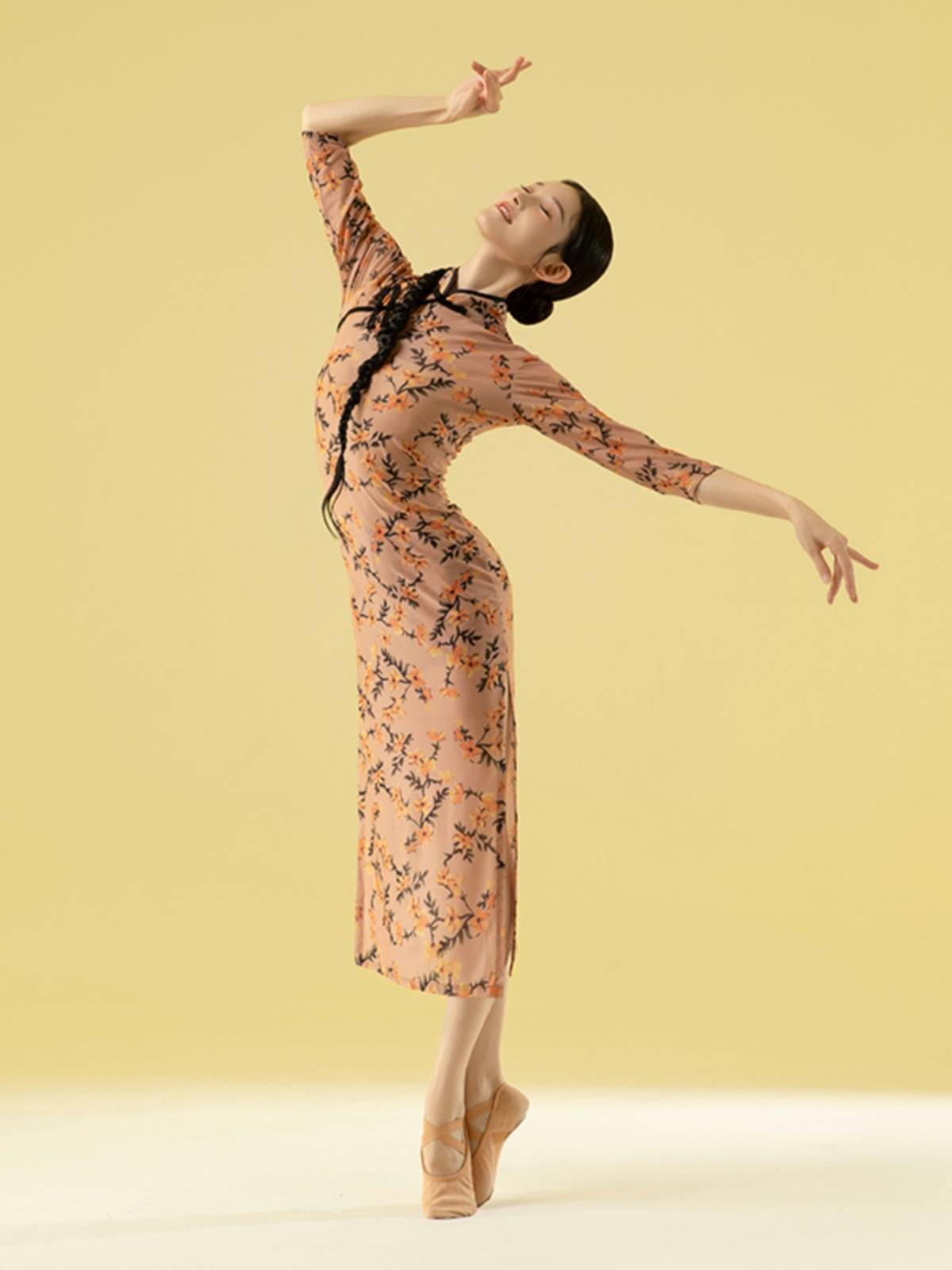 Cheongsam dance service classical dance special elastic high -end professional high -end performance service improved new retro net yarn