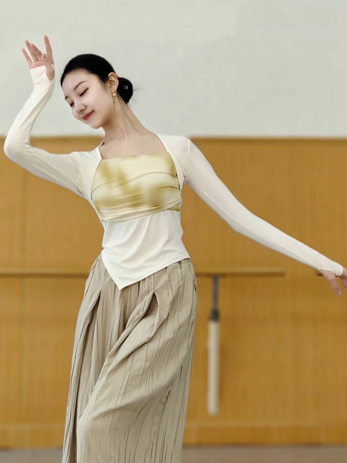 Modern dance long -sleeved knitted top Chinese style classical dance exercise female ink dance service autumn and winter new art test