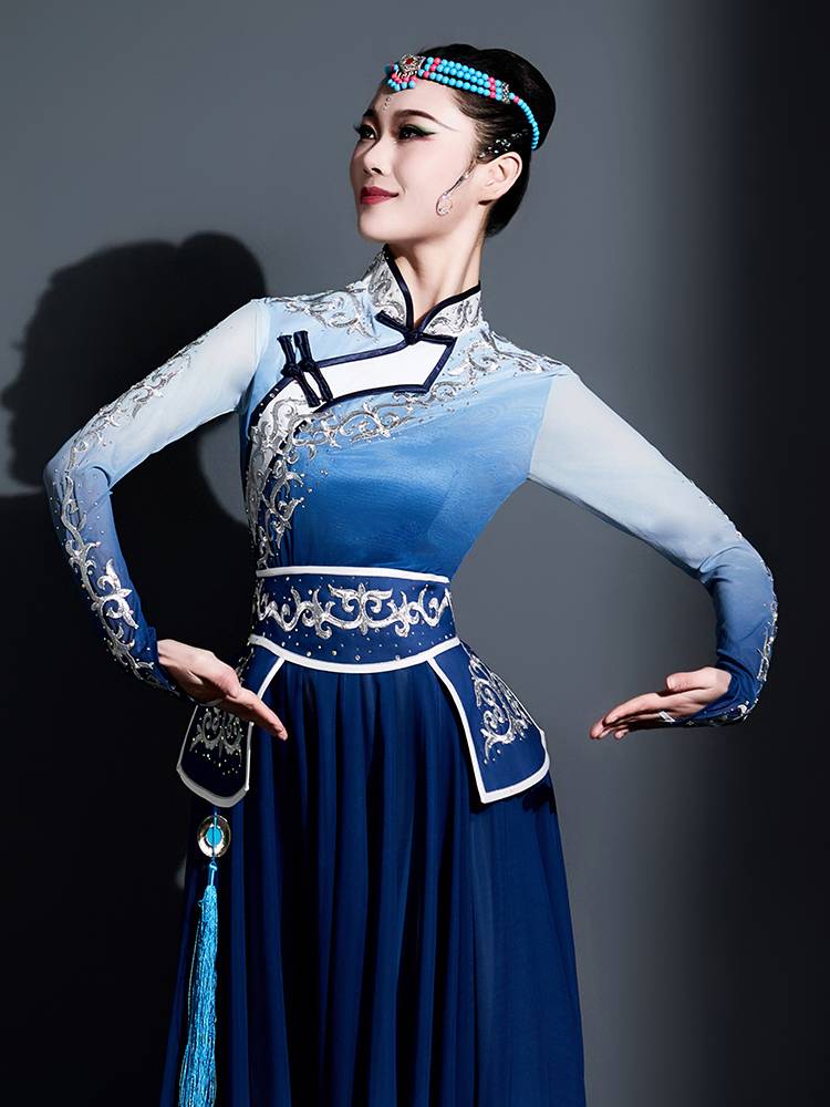Mongol dance dress, new money for the new Mongol dance dress
