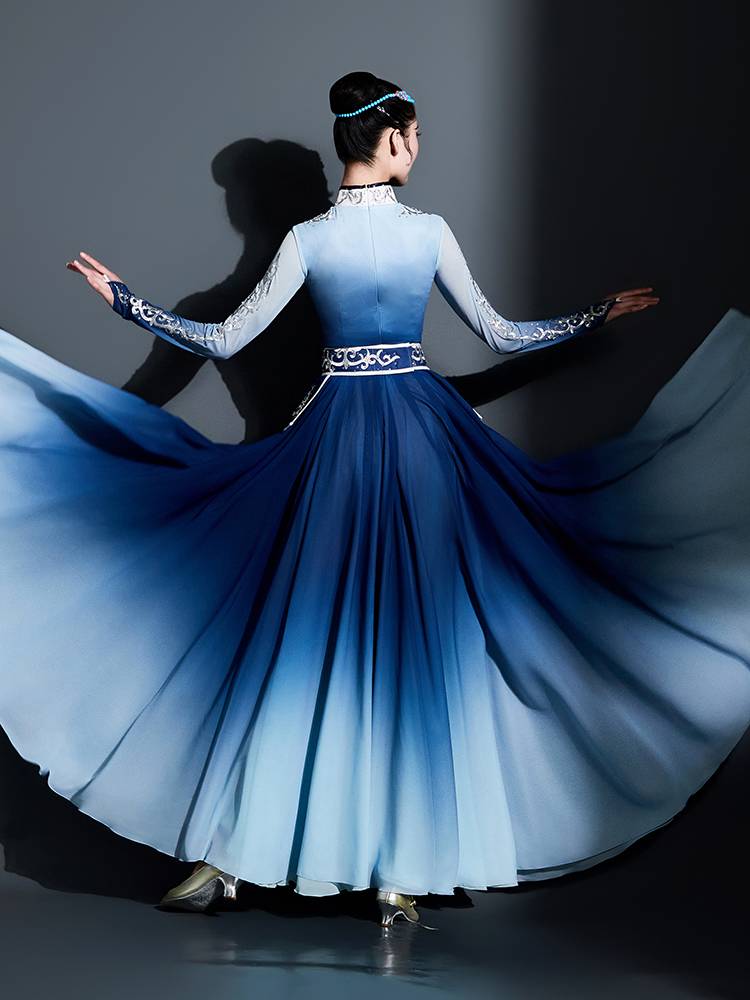 Mongol dance dress, new money for the new Mongol dance dress