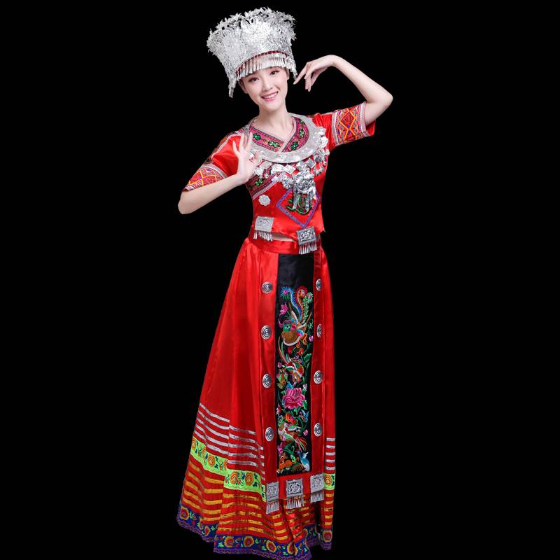 The new Miao performances service service Yunnan minority clothing Yao Zhuang stage performance clothes Yi embroidery long skirt