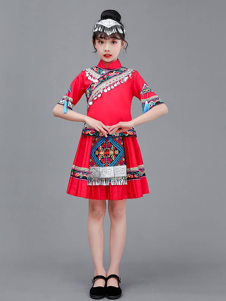 Guangxi Zhuang Ethnic Yunnan March 3rd Ethnic Dance Series Performance Performance Miao Li Children's Campus Liuyi Yi Yao