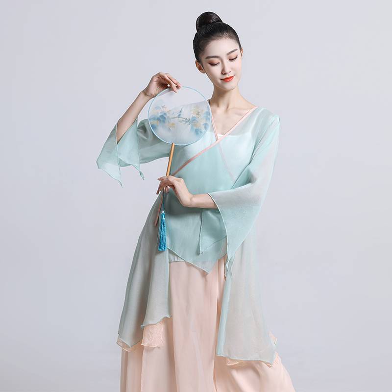 Classical dance body rhyme yarn training suit.