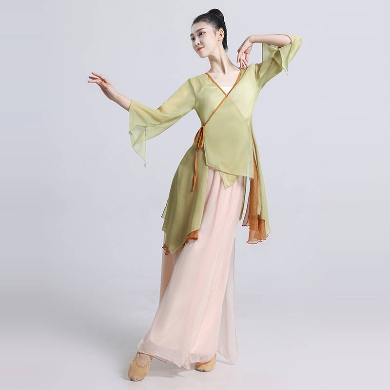 Classical dance body rhyme yarn training suit.