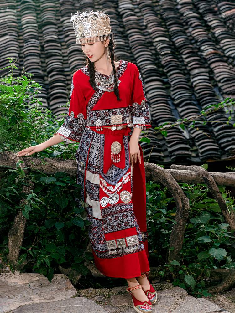 New Miao clothing female and Dai ethnic minority clothing adult embroidery dance performance travel shooting net red long skirt