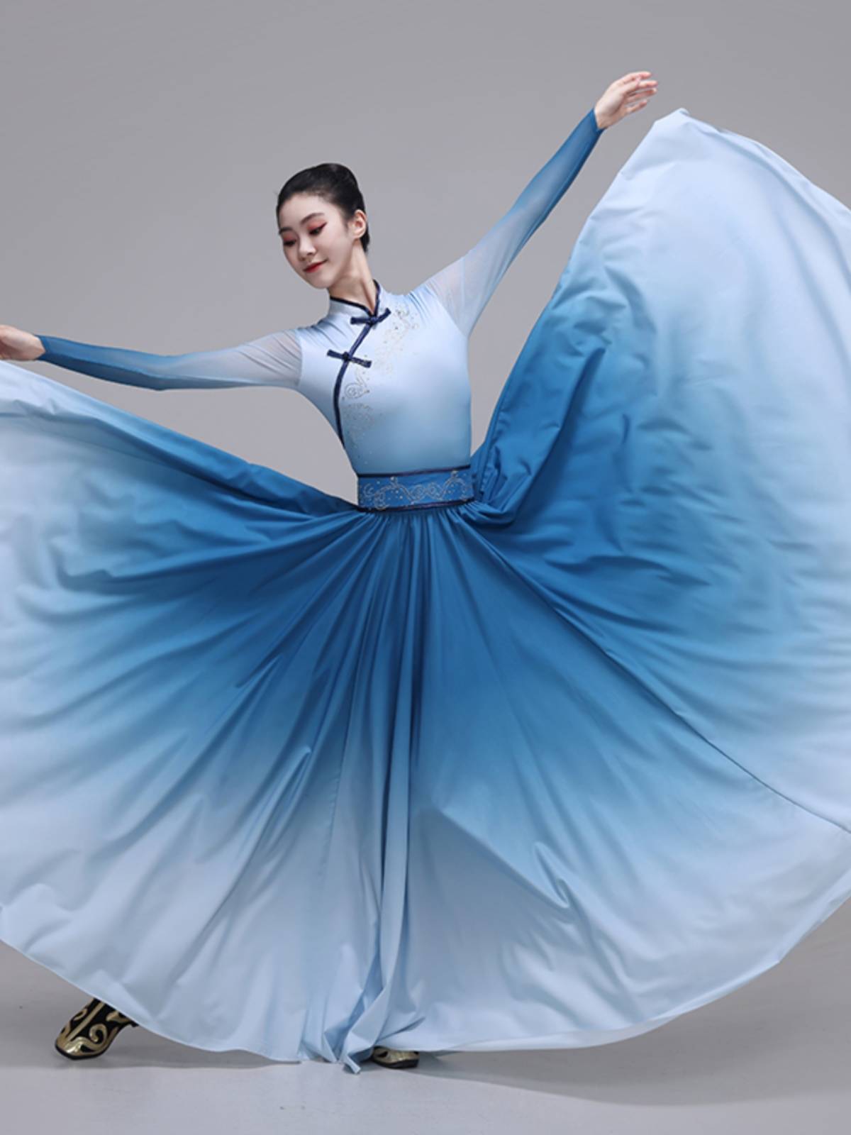 Mongol dance costumes are getting hotter and hotter