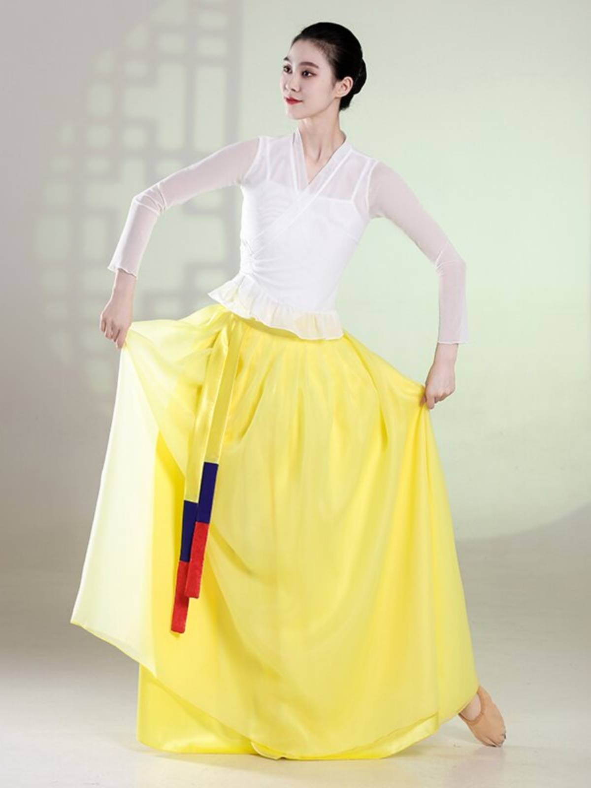 New Korean clothing family clothing big skirt practice testing national dance photography Yanji body rhyme yae actress performance