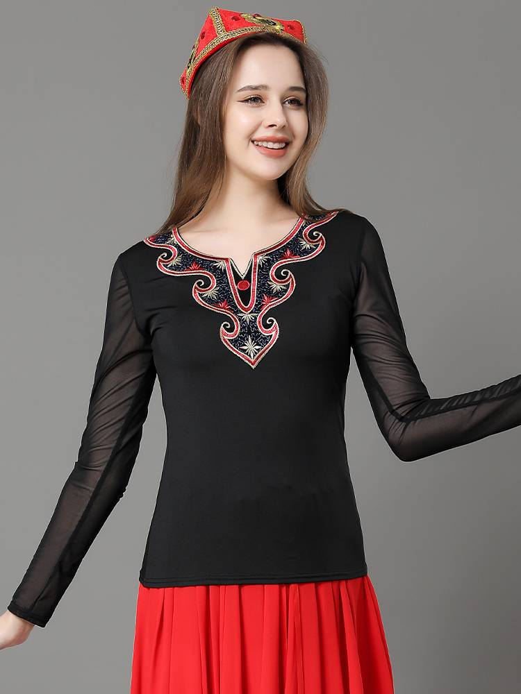 The new Xinjiang dance service girl practicing Uyghur performance clothes shirt, showing ethnic minority clothing