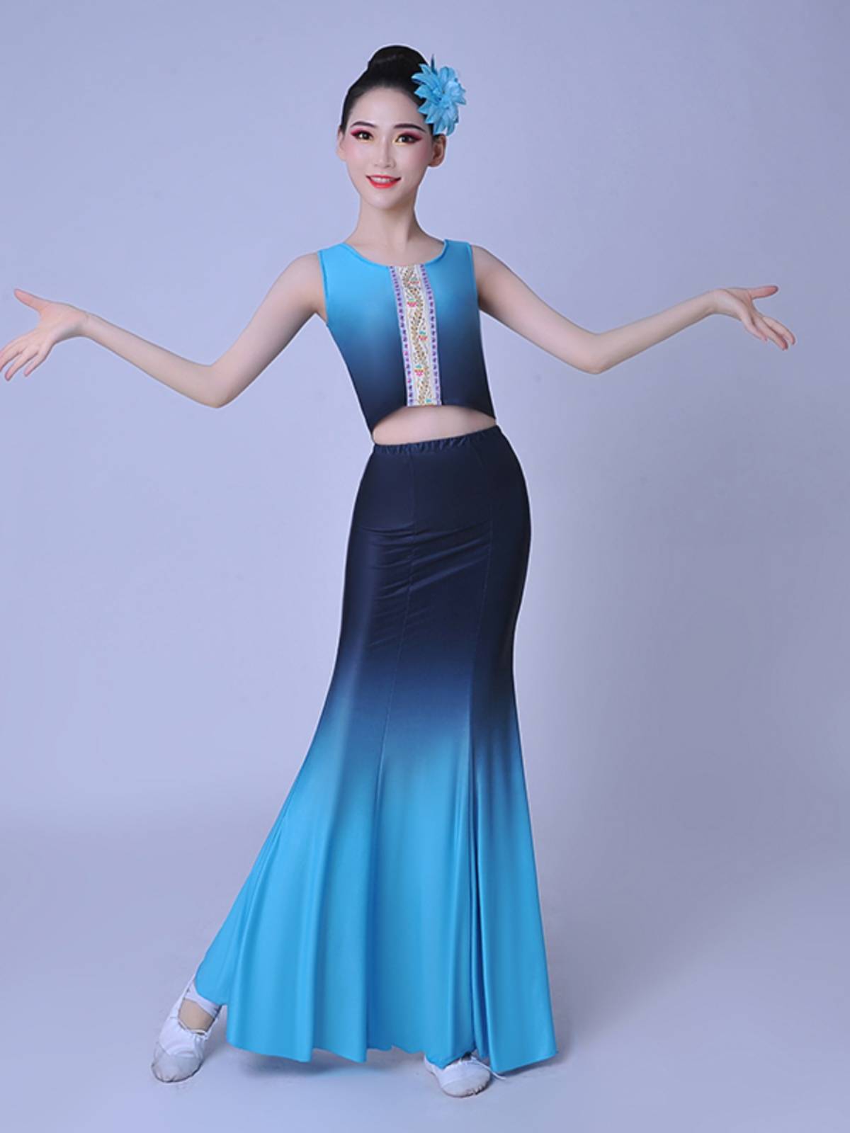 Adult Dai Art Test Dance Dance Dance Dance Fish Tail Skirt Peacock Dance Performance Costume National Performance Service Multi -color