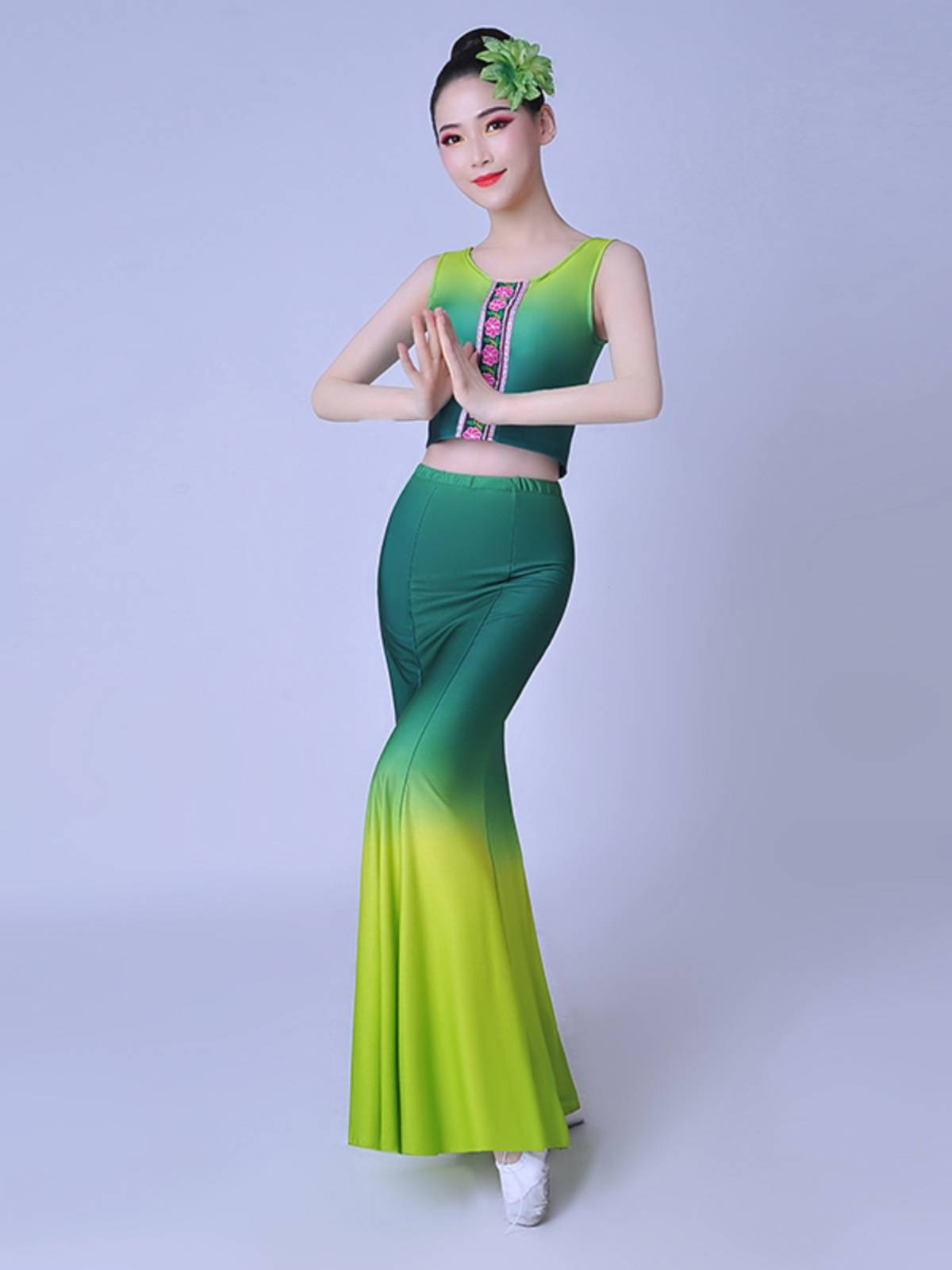 Adult Dai Art Test Dance Dance Dance Dance Fish Tail Skirt Peacock Dance Performance Costume National Performance Service Multi -color