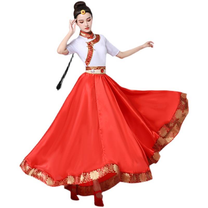 The Tibetan dance dress plaza danced in a tuxedo quiz to practice the long skirt stage national dress girl Mongol