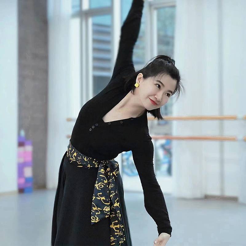 Mongol dress for the new cash exam 2024 new