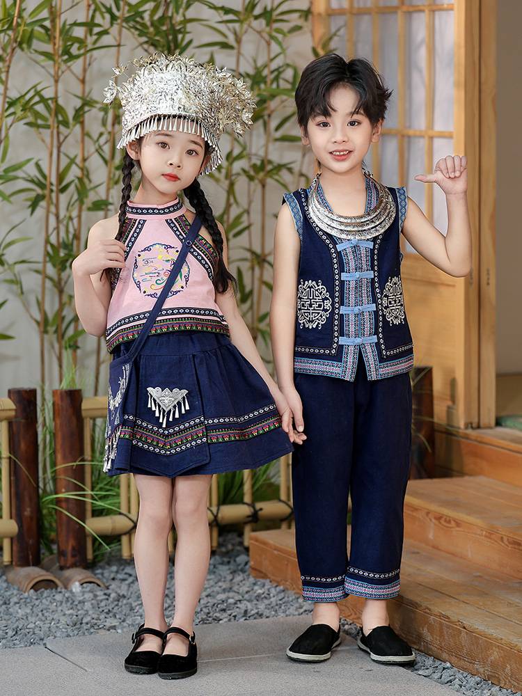 March 3 Performance Services Summer Men and Women's Embroidery Ethnic Wind Sets Zhuang Dai Elementary School Student Stage Performance Service