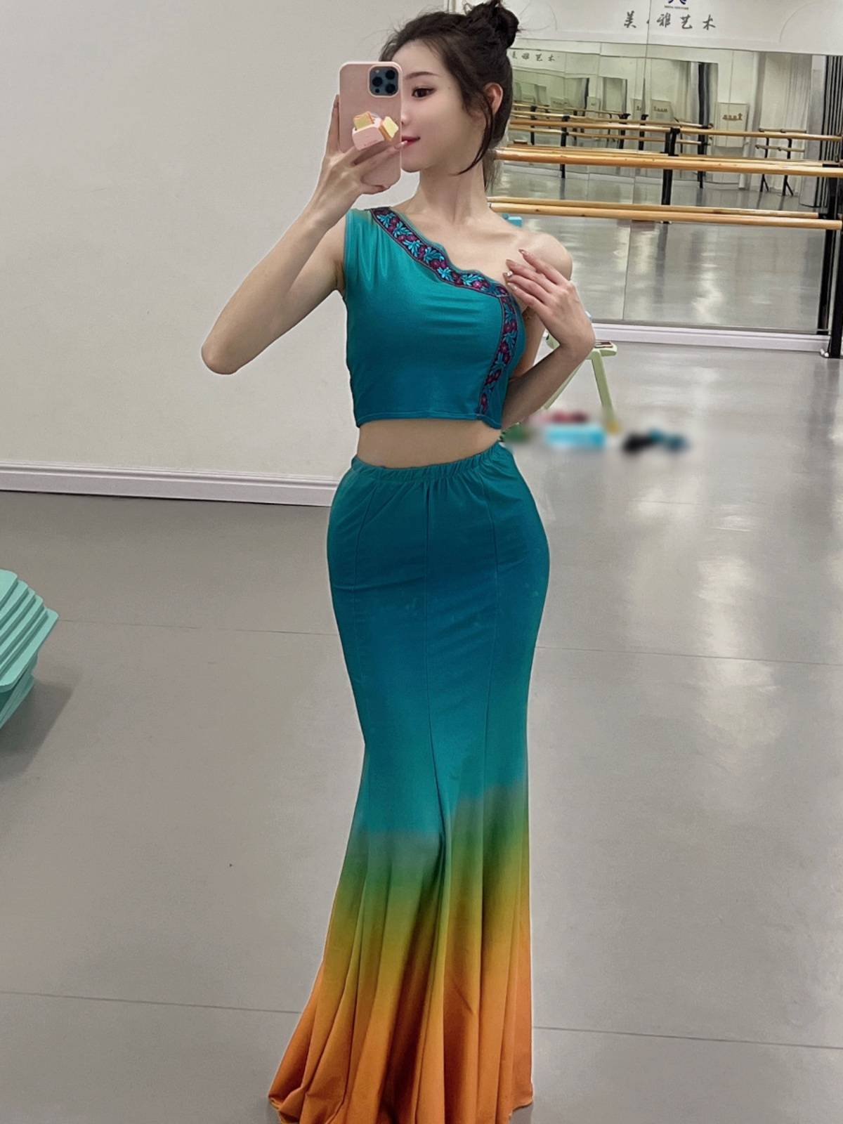 Dai dance performance art test clothing female performance service Dai peacock dance adult practice exercises practice fishtail half body skirt