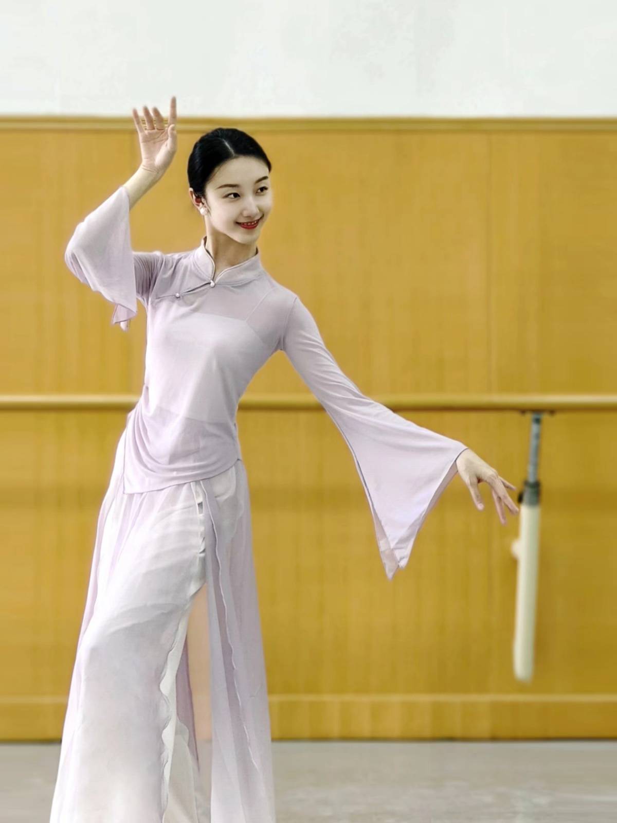 Classical dance service new top jacket elegant yarn jacket practice clothes Chinese dance nation performance clothing stands up and thinner