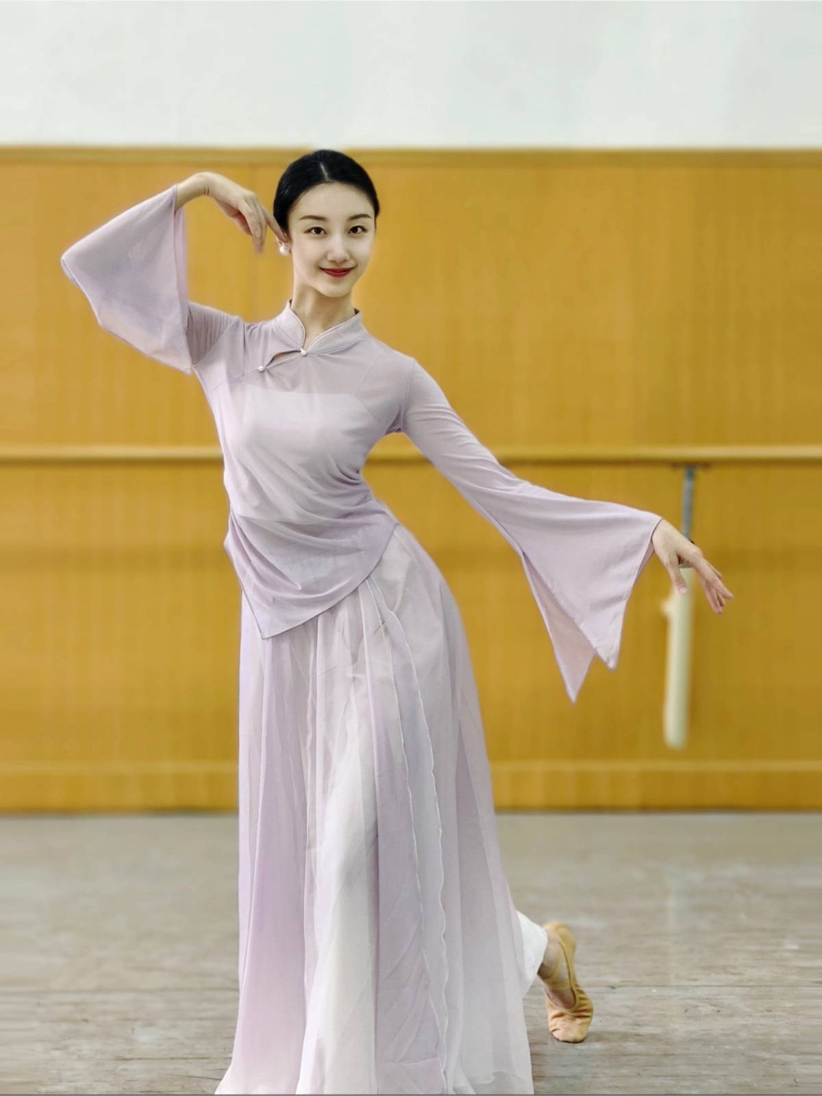 Classical dance service new top jacket elegant yarn jacket practice clothes Chinese dance nation performance clothing stands up and thinner