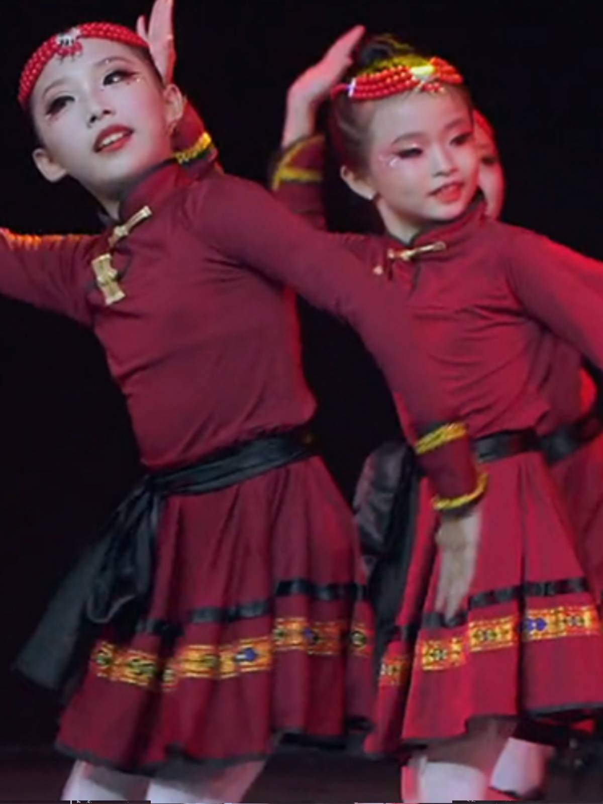 Children's Mongolian White Horse Dance Performance Clothing Mongolian Grassland Chopsticks Dance Dance, Minority Performance Clothing