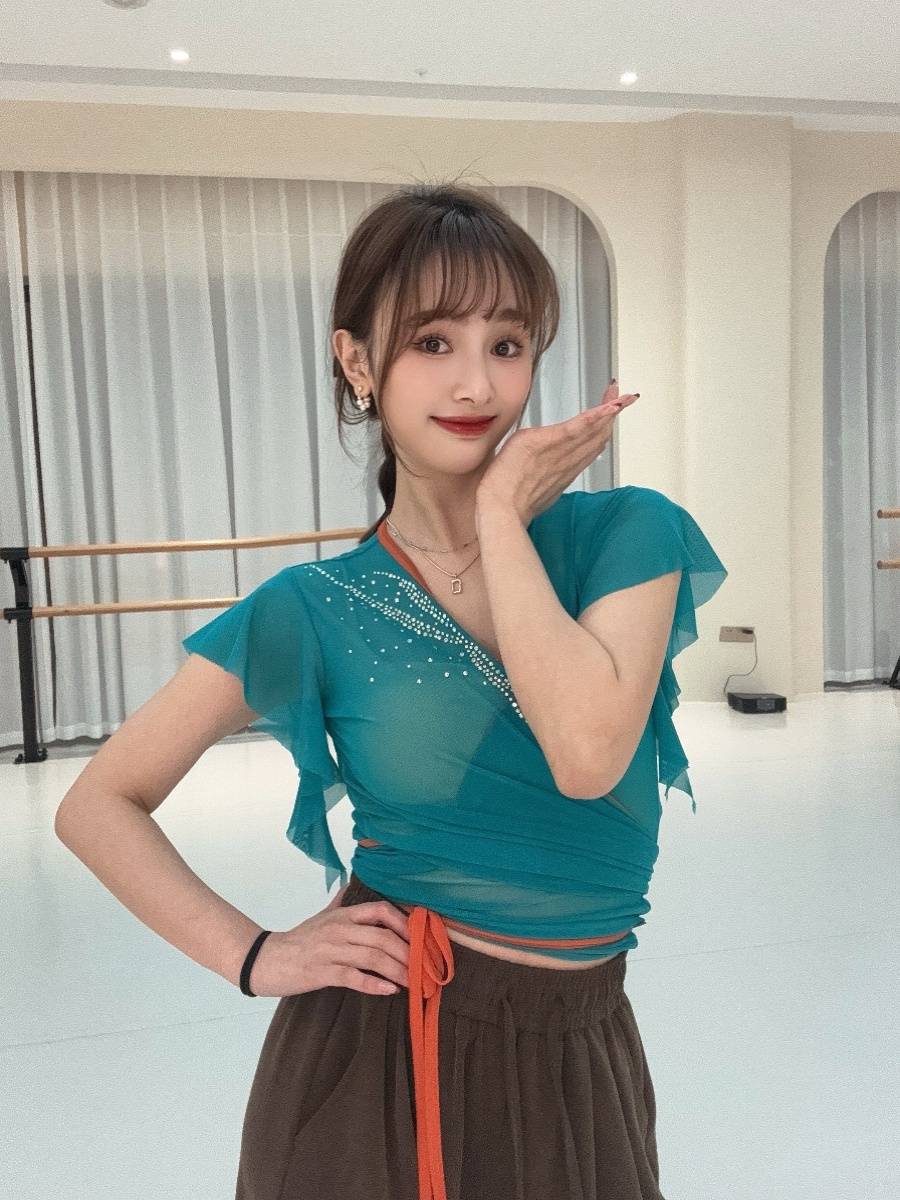 Classical dance short -sleeved exercise special dancing female top Chinese dance clothing modern clothing network gauze teacher nation