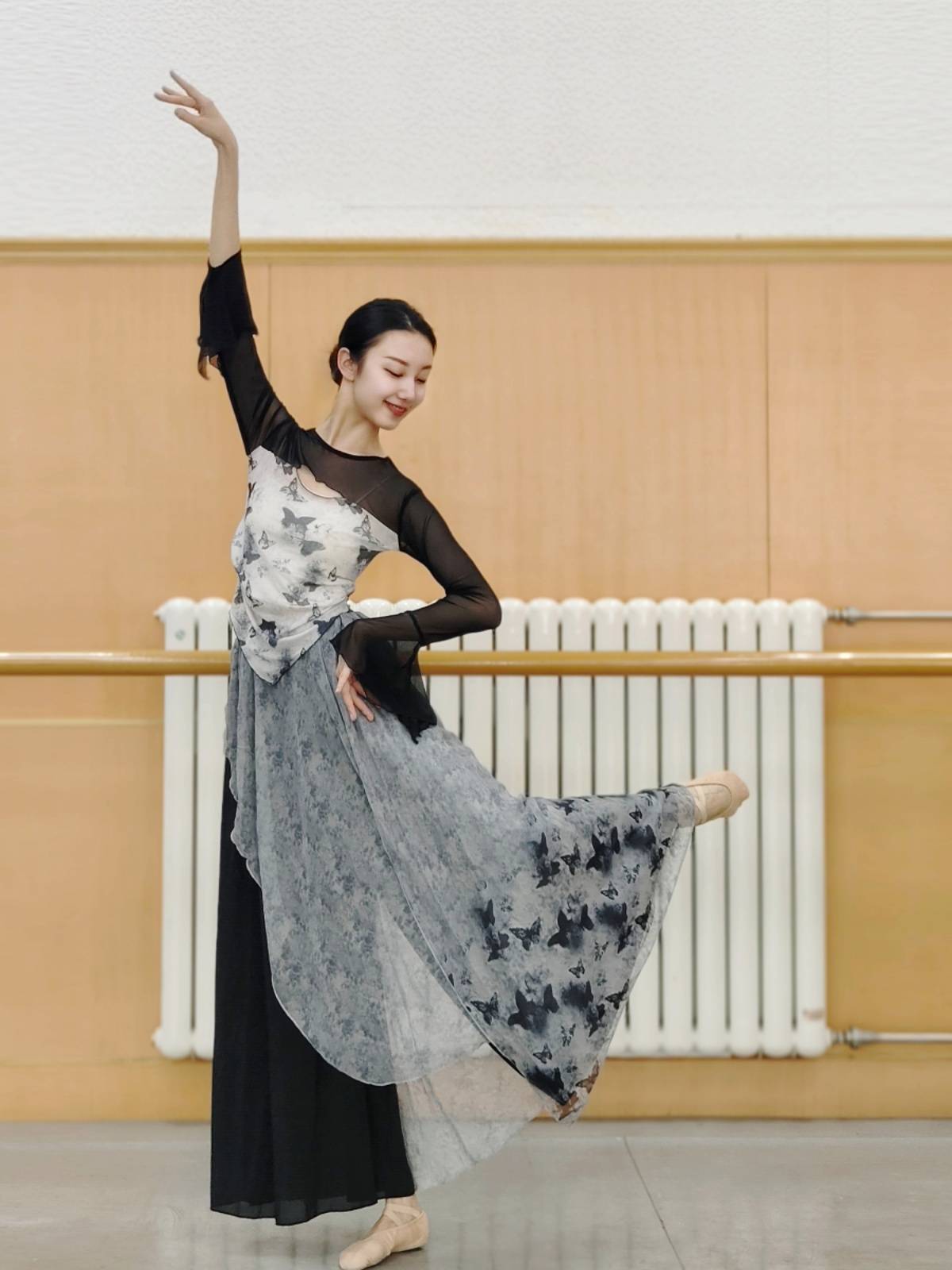 Classical dance ink butterfly body rhyme yae Chinese dance classical dance exercise performance show suit suit national dance