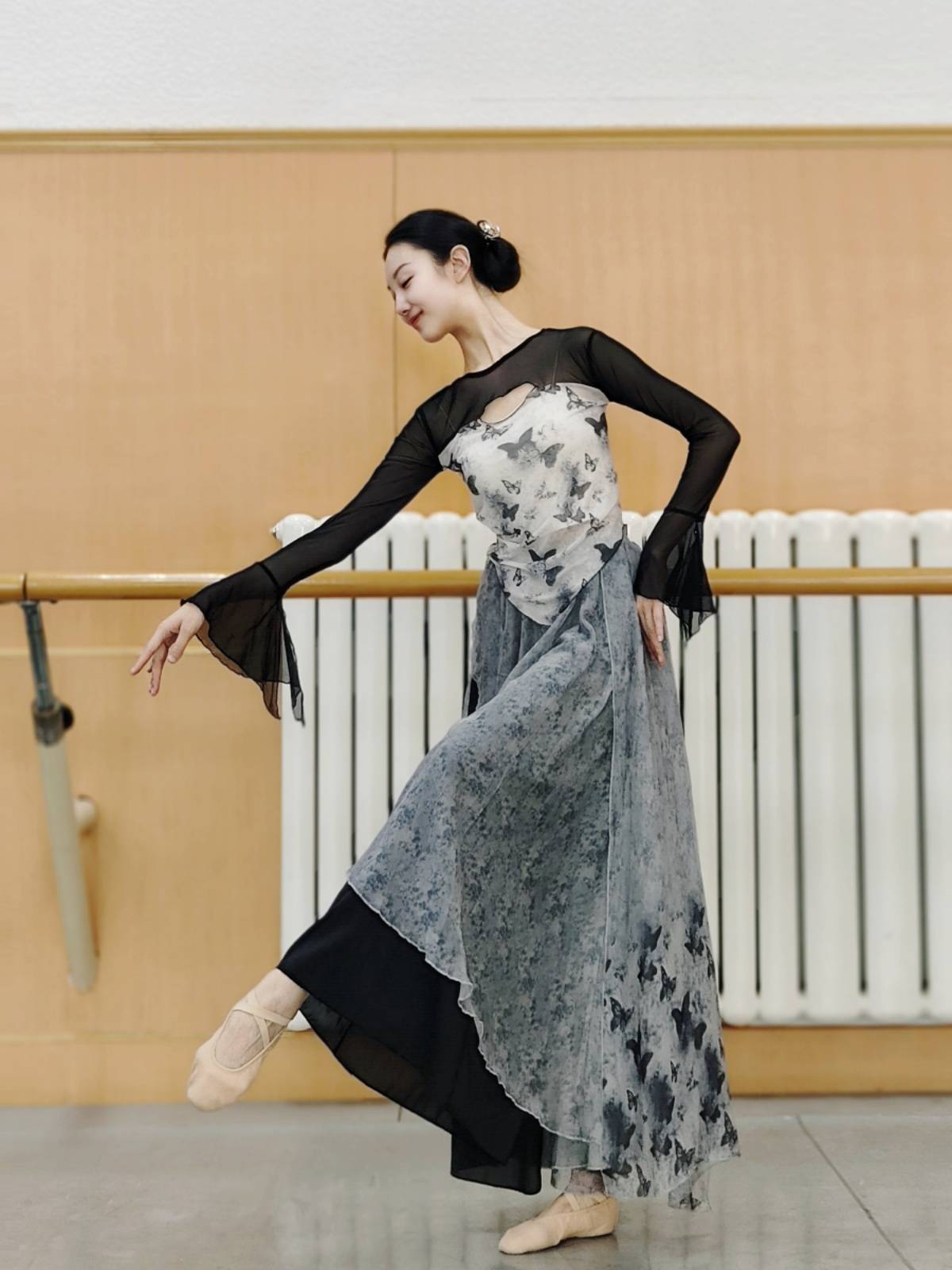 Classical dance ink butterfly body rhyme yae Chinese dance classical dance exercise performance show suit suit national dance