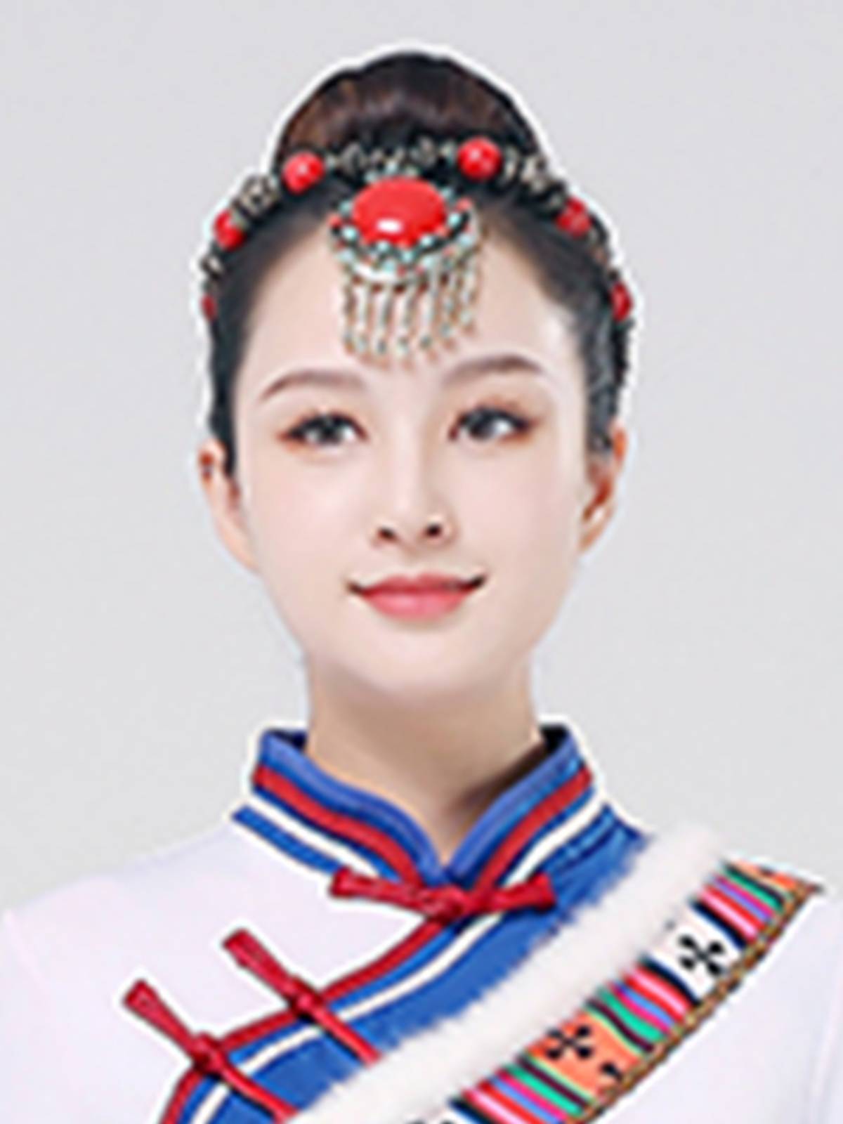 Mongol heads and a new collection of ethnic-minority dancers performing hand-chorus dance costumes
