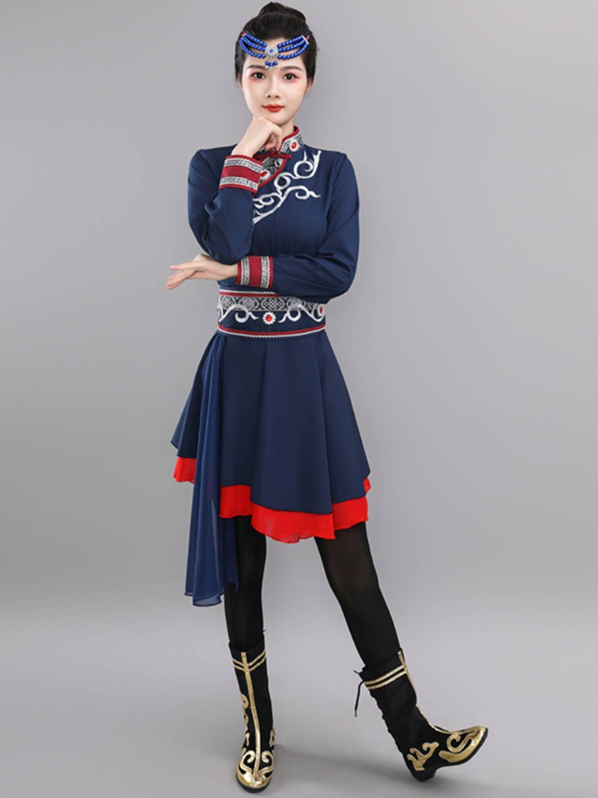 The new female adult ethnic minority art test stage Mongolian performance watch table chopsticks dance Mongolian student practice