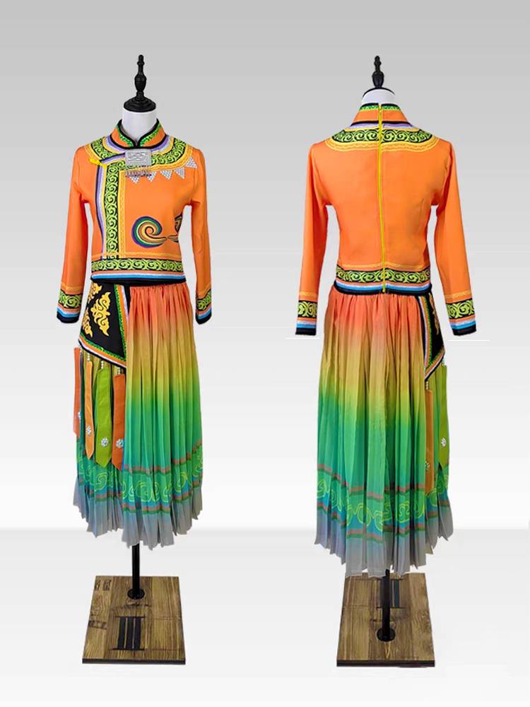 Yunnan Yi pleated dance dance clothing performance clothing big skirt grandma's story new Yi female minority ethnic minority