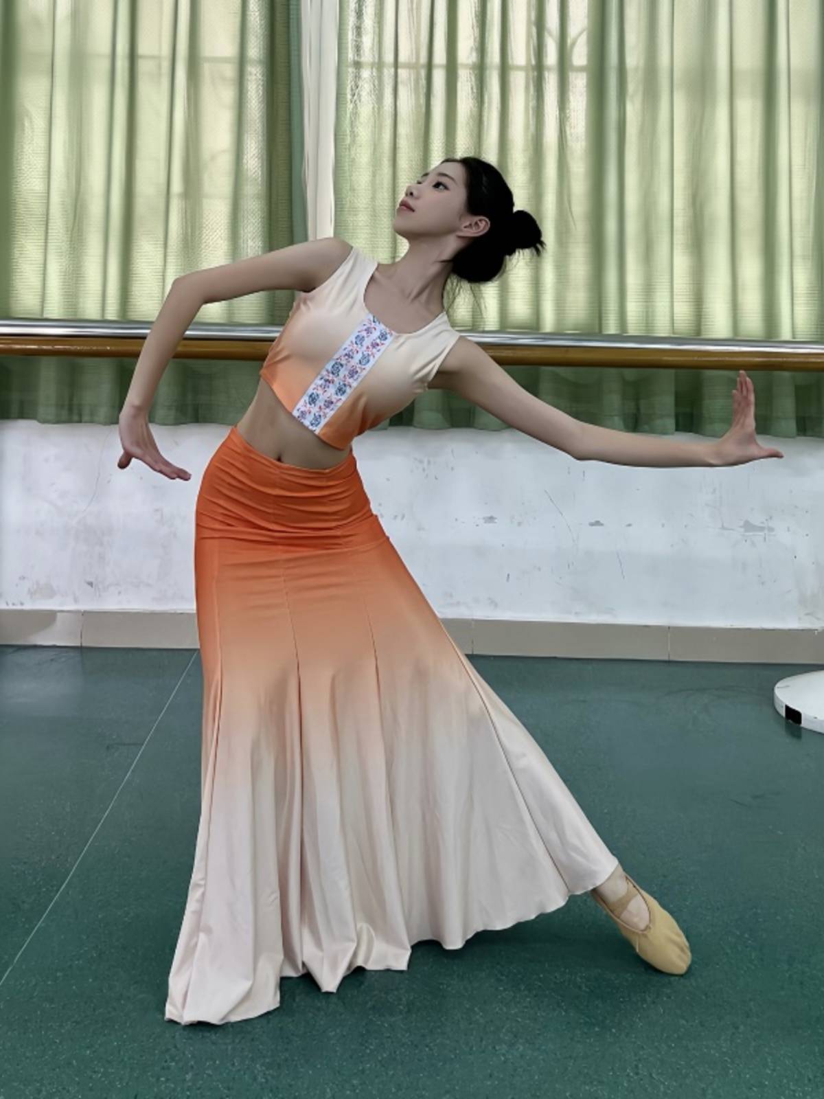 New Dai Dance Performance Dressing Dressing Dressing Skirts Examination Clothing Performance Female Peacock Dance Fish Tail Skirt Skirt
